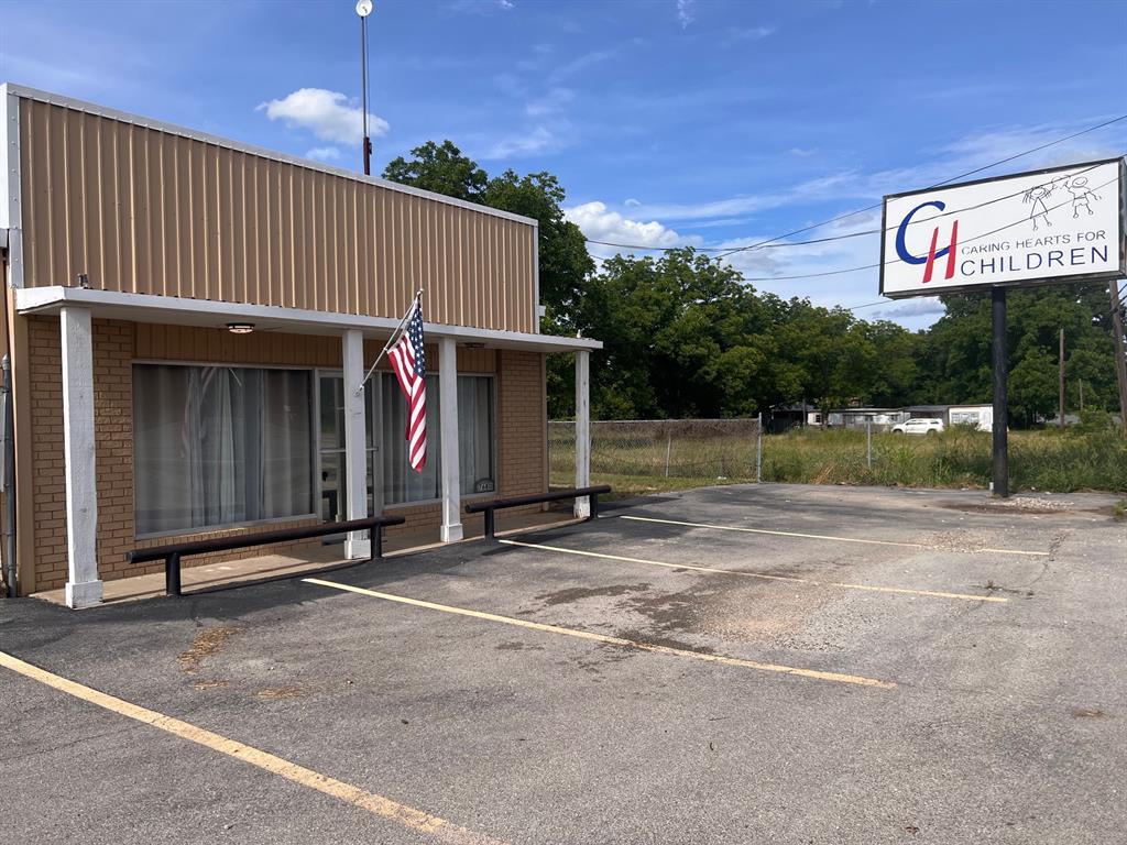 7680 Highway 67 — photo