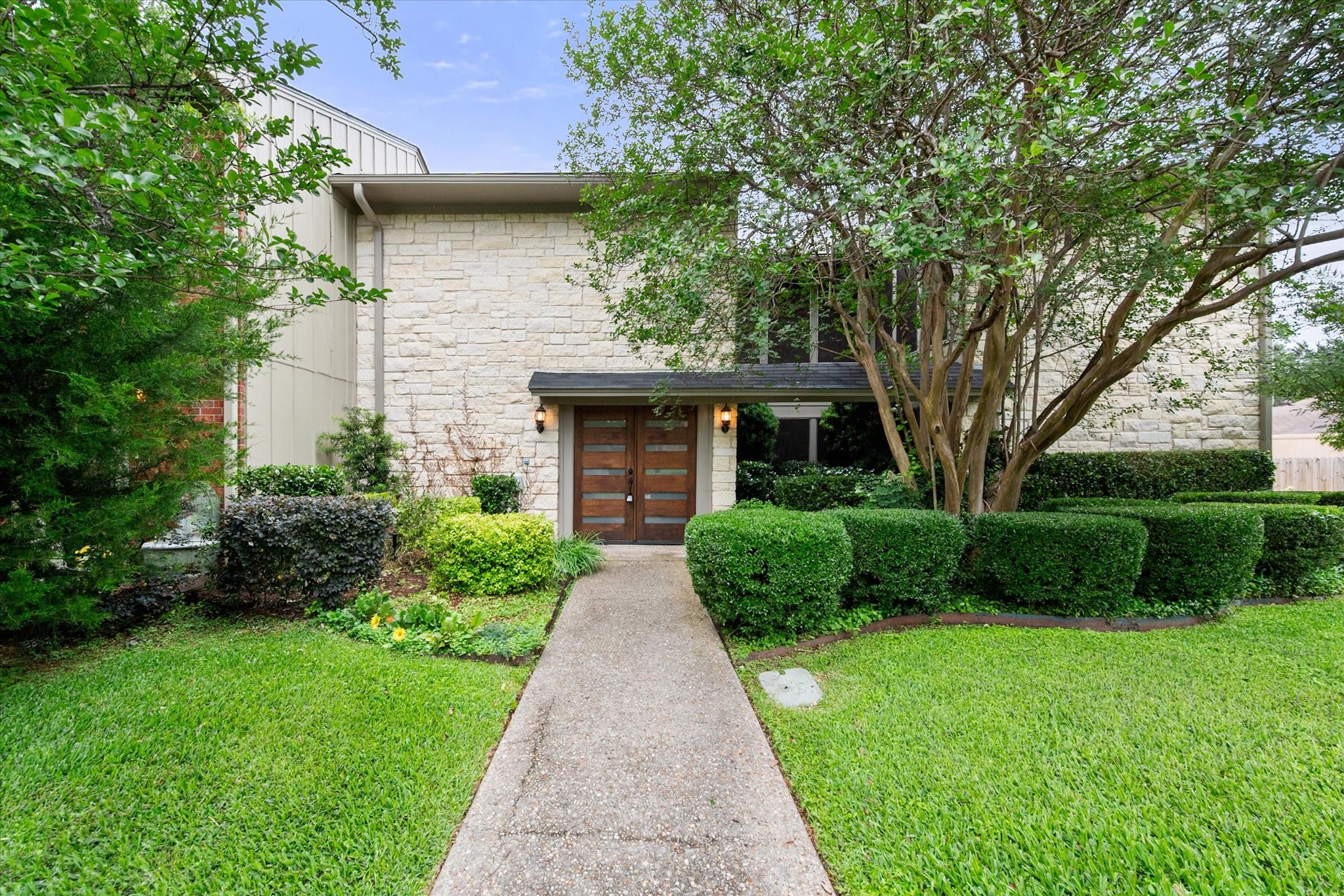 1235 Lexington Square — photo