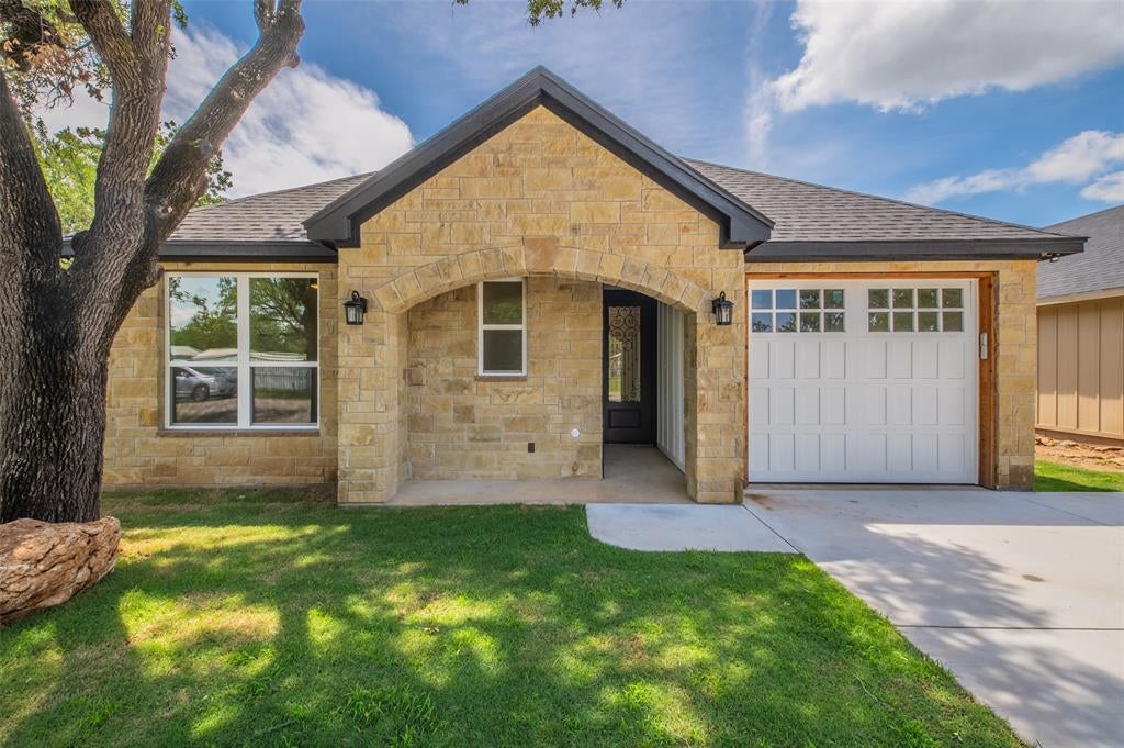 2719 Sycamore Court — photo