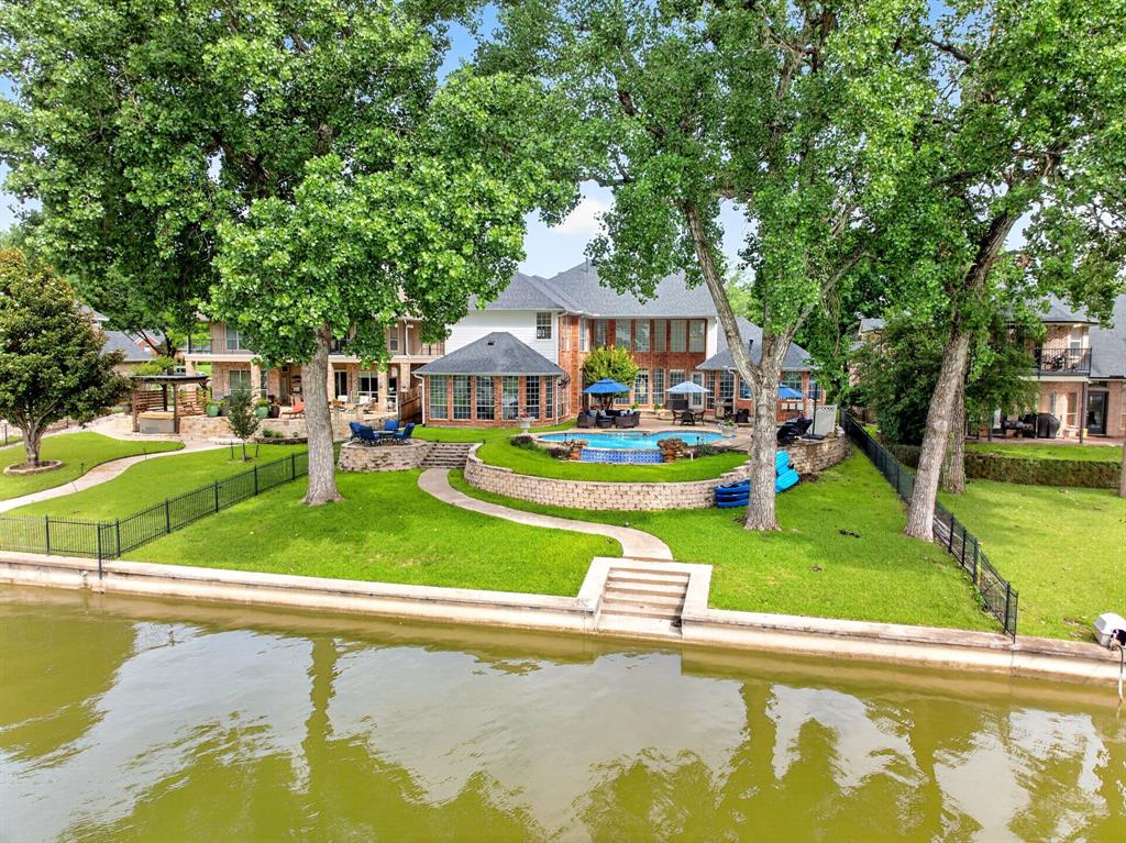 328 Leeward Circle — photo