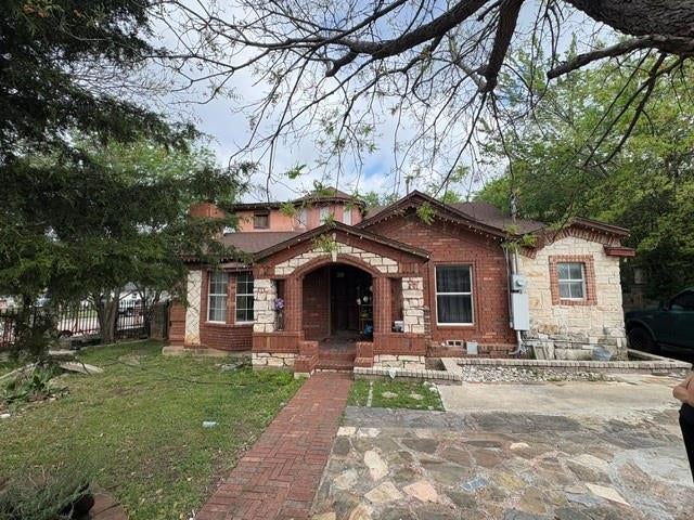 4335 Moler Street — photo