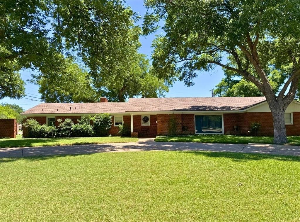 1401 Woodridge Drive — photo