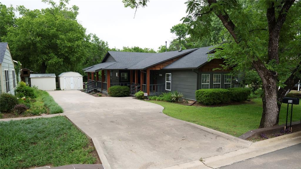 1016 W Collins Street — photo
