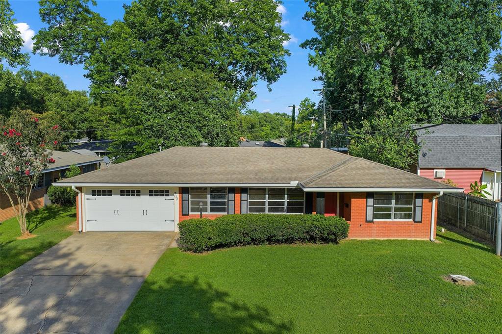 709 Robards Street — photo