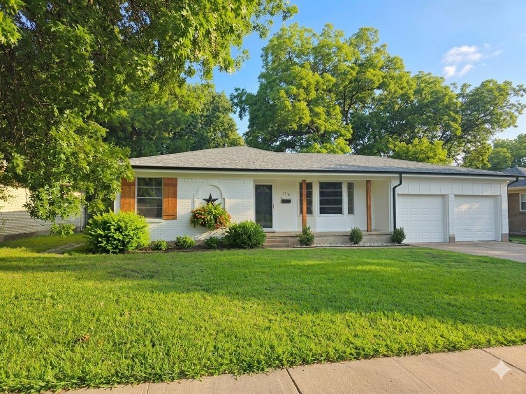 1818 W Belden Street — photo