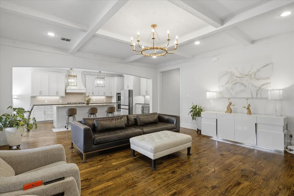 520 Point Vista Drive — photo