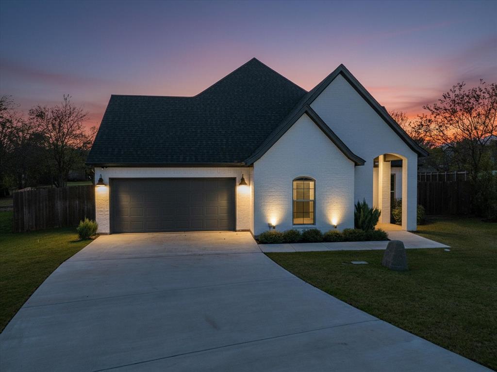 8236 Loar Court — photo