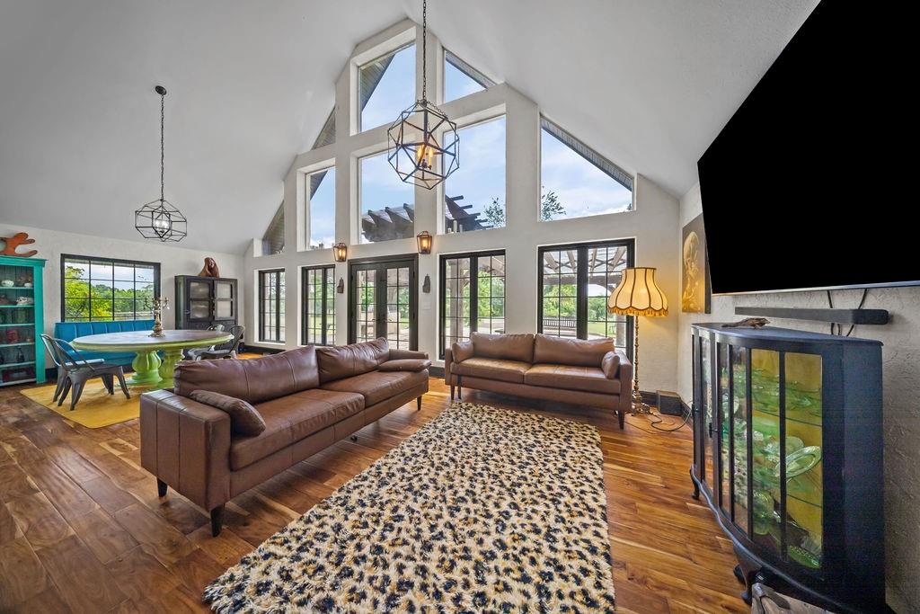 1122 County Road 3750 — photo