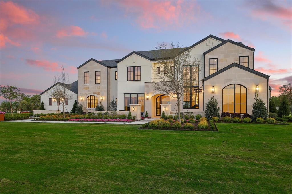 1418 Clydesdale Road — photo