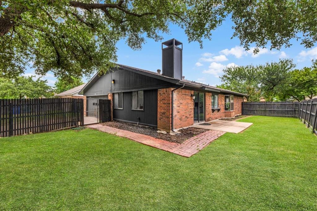 3120 Mayfair Drive — photo