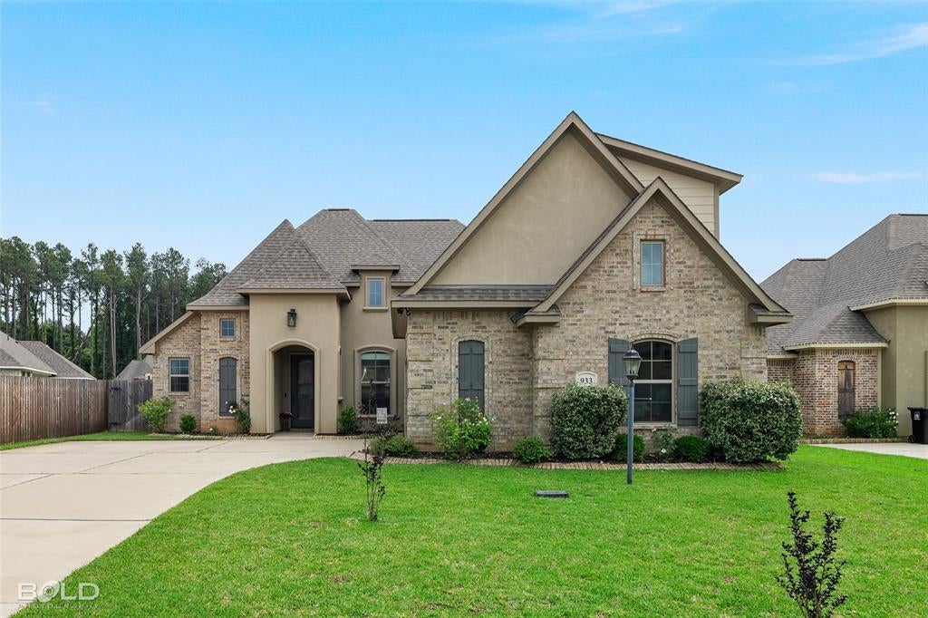 933 Antler Drive — photo