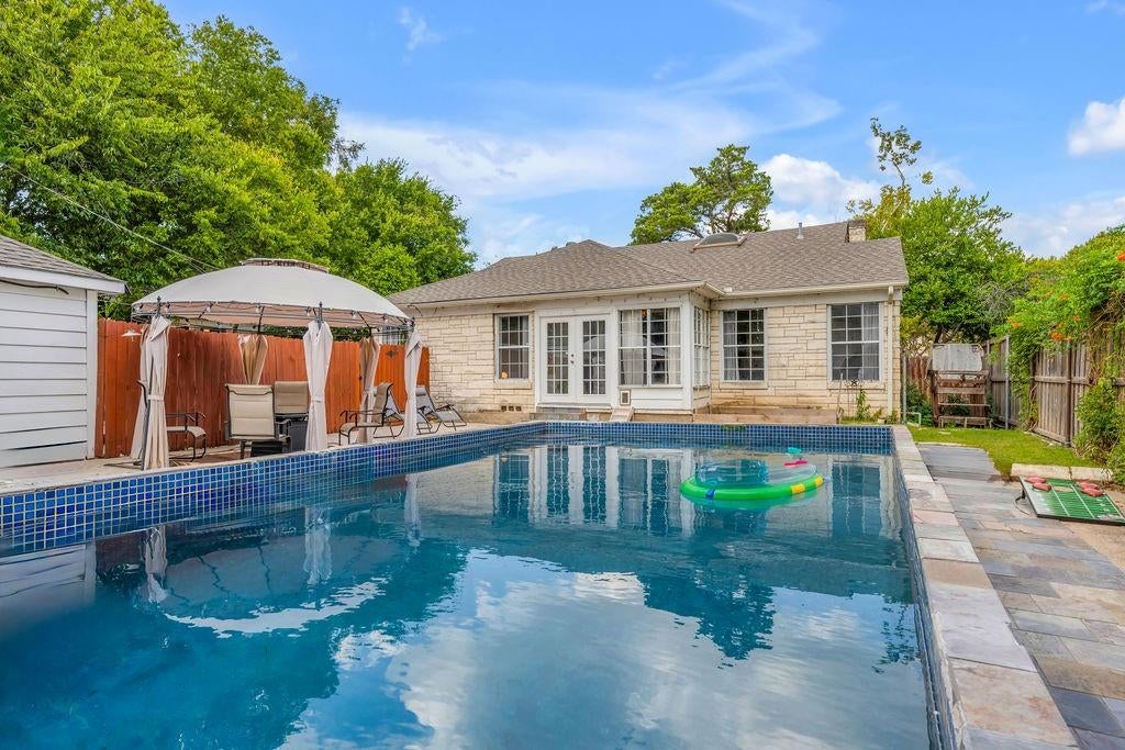 2240 Lawndale Drive — photo