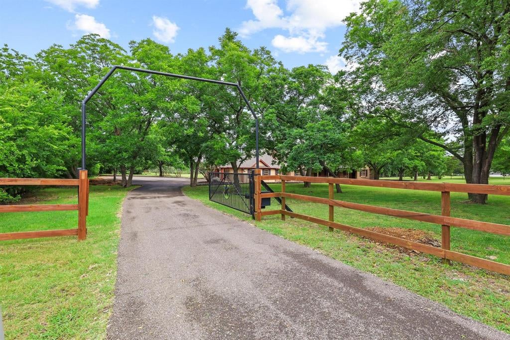10024 Slater Creek Road — photo