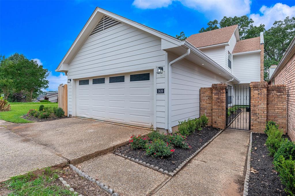 5639 S Lakeshore Drive — photo