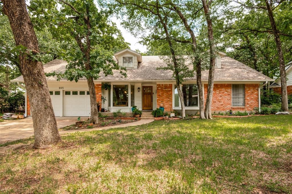805 Live Oak Lane — photo