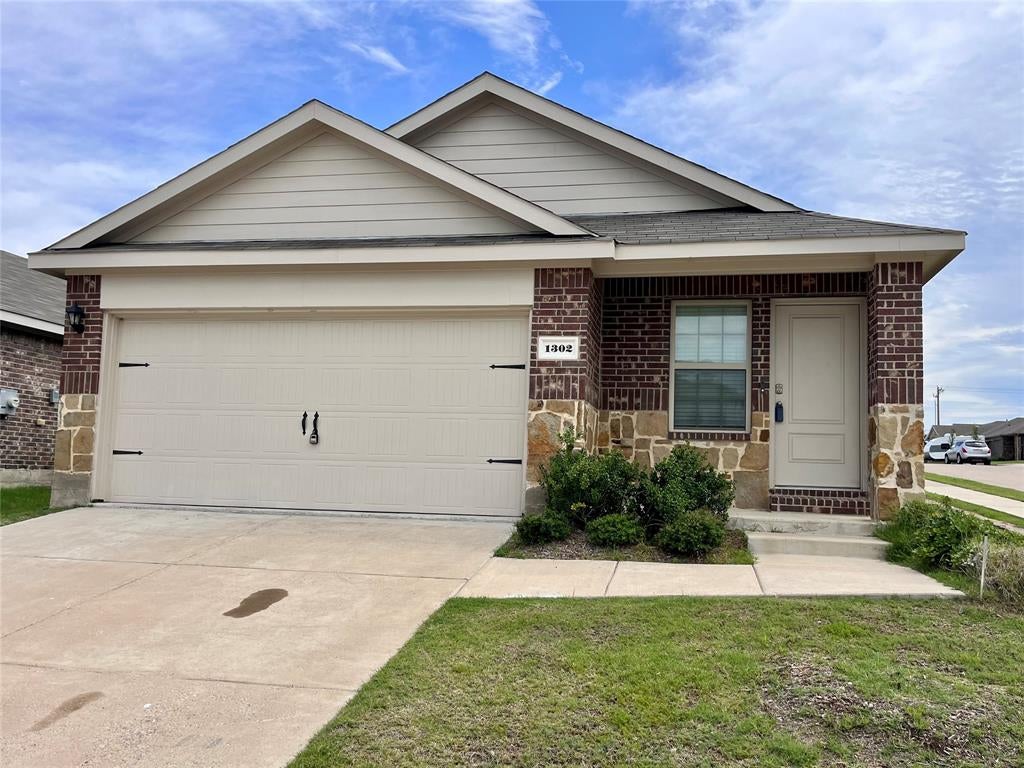 1302 Draper Lane — photo
