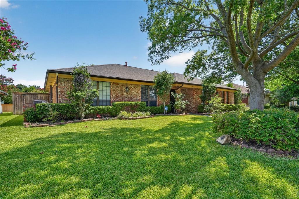 1502 Meadow Glen Street — photo