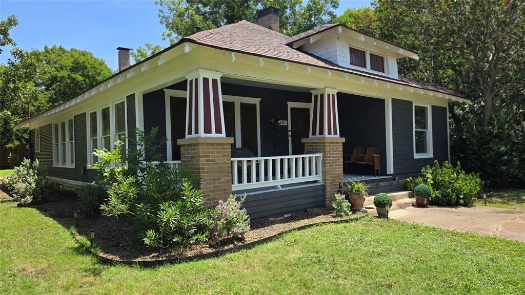 601 Oldham Street — photo
