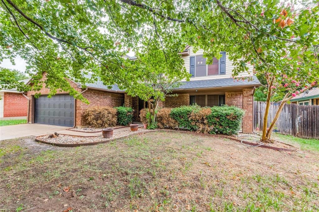 2104 Bershire Drive — photo