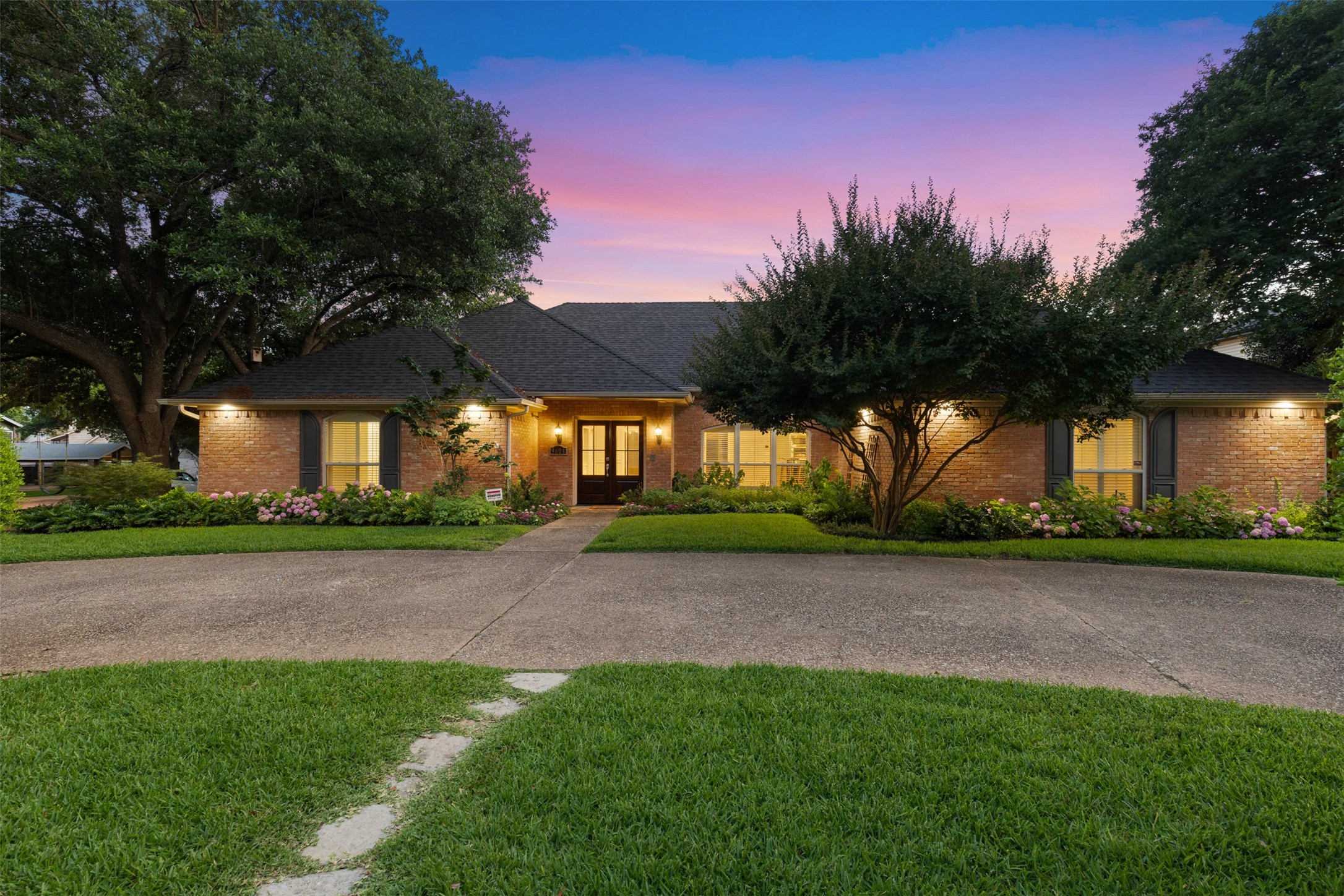 9604 Robin Meadow Drive — photo