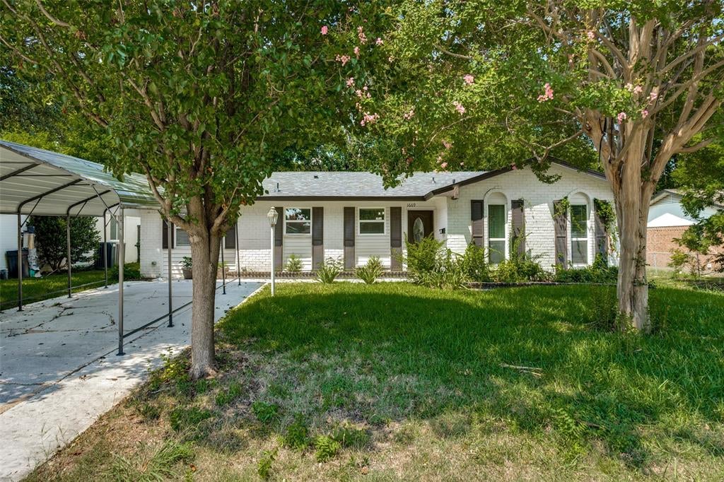1669 Morrison Drive — photo
