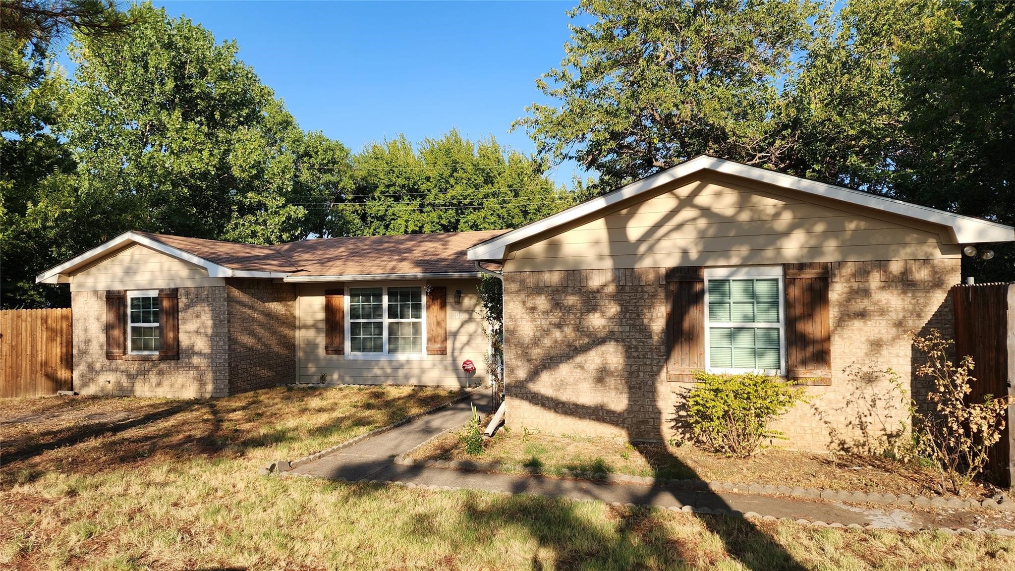 808 Howell Drive — photo