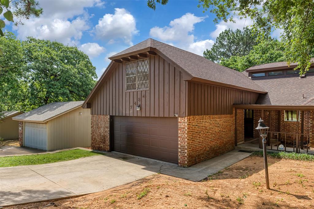 7432 Brentwood Stair Road — photo