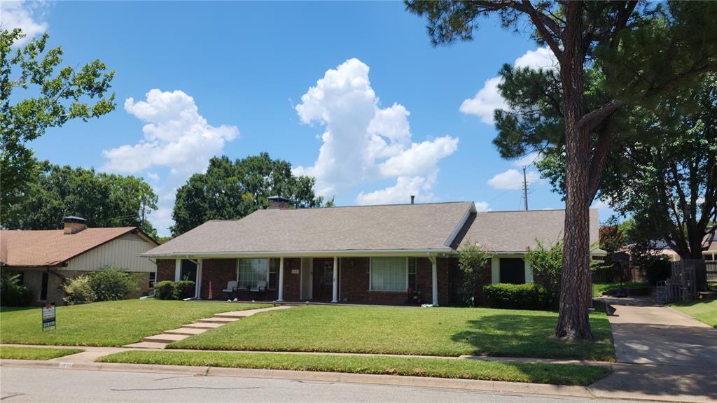 1601 Yarborough Drive — photo