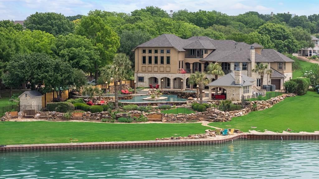 1612 S Lakeshore Drive — photo