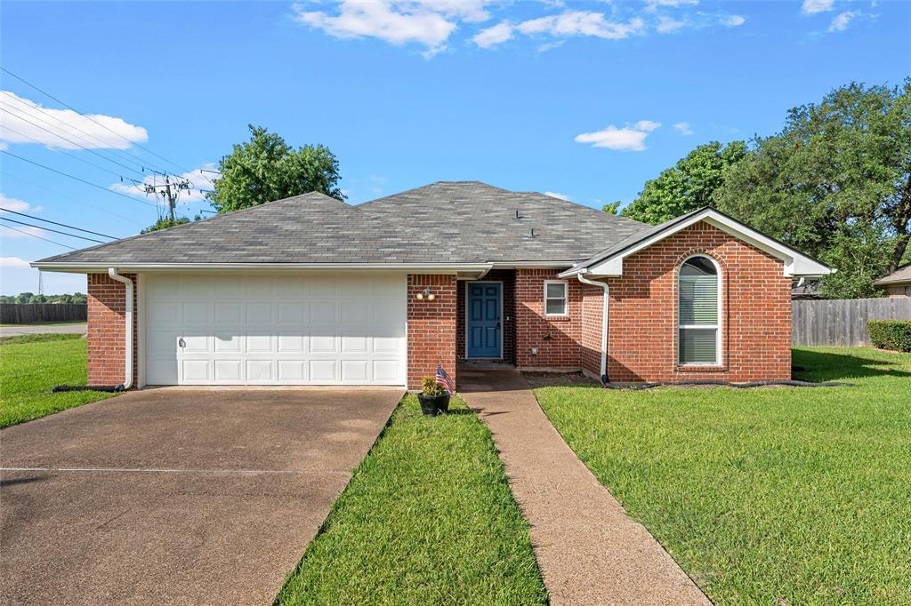 316 Evergreen Court — photo