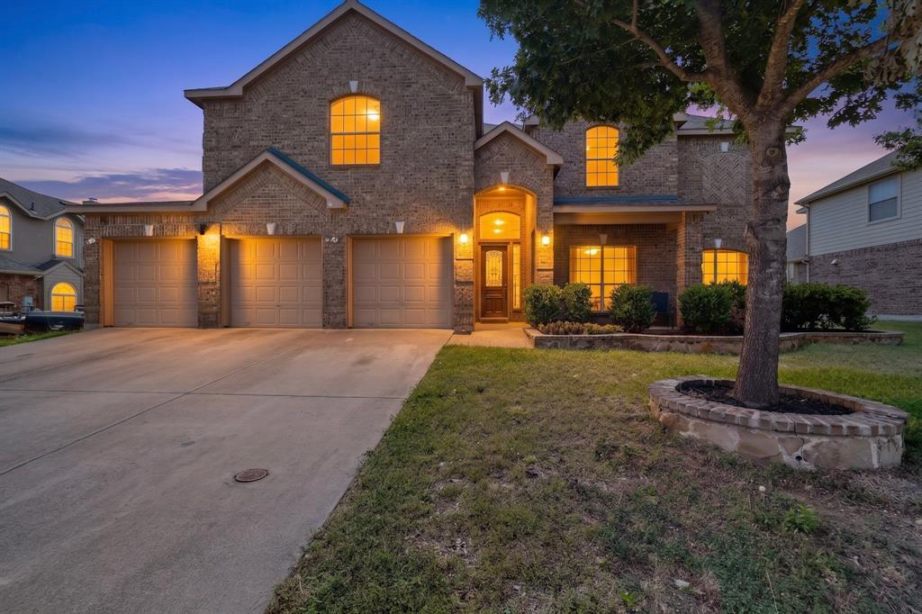 914 Hidden Lakes Drive — photo