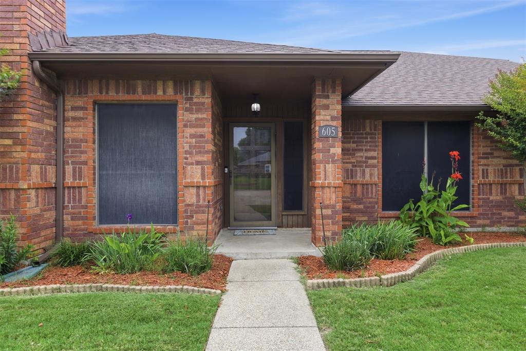 605 Buttercup Circle — photo