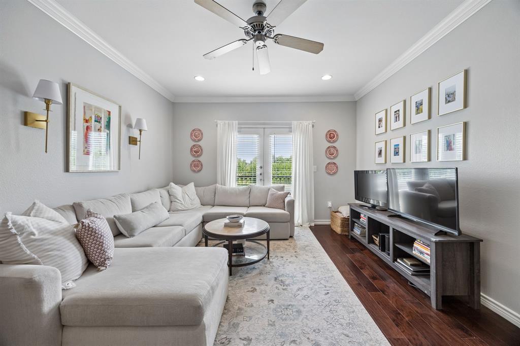 3102 Kings Road 1211 — photo
