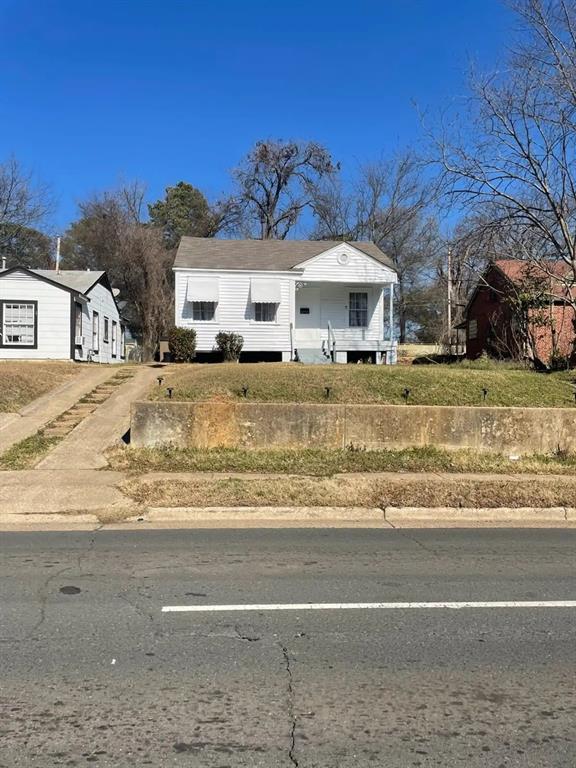 3548 Lakeshore Drive — photo