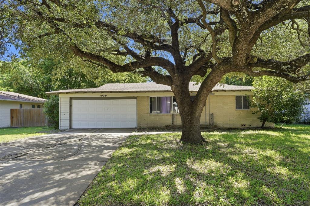 1029 Usher Street — photo