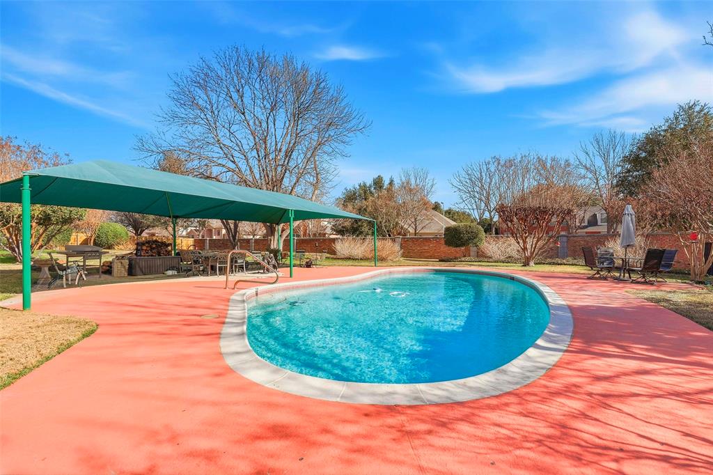5949 River Bend Drive — photo