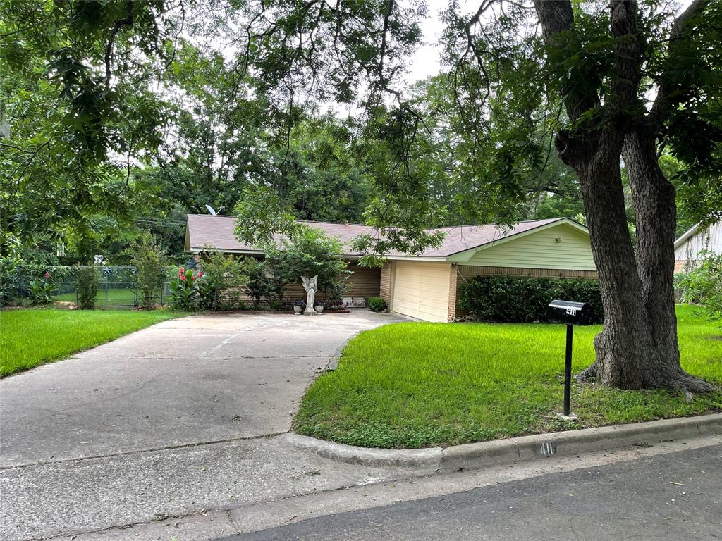 411 Brookwood Drive — photo
