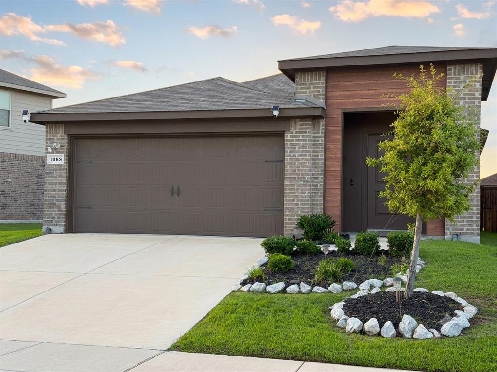 1085 Old Oaks Drive — photo