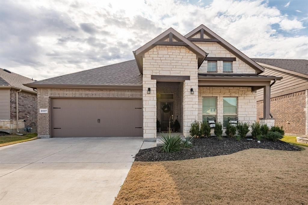2437 Rooster Lane — photo