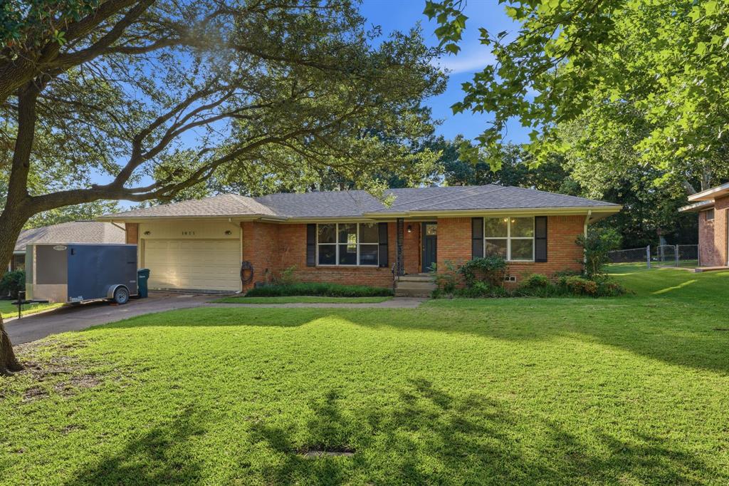 1411 Robin Drive — photo