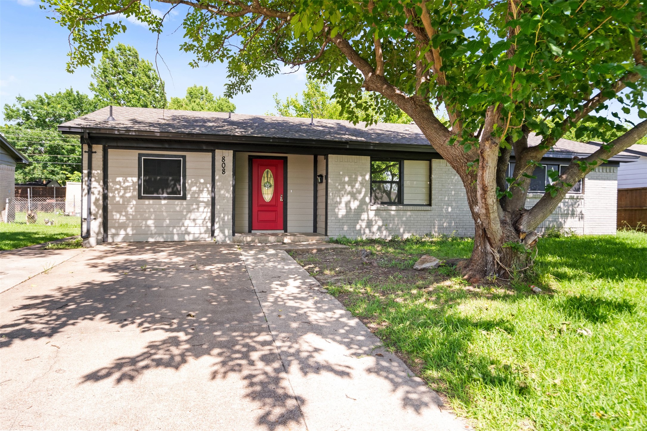 808 Bluebonnet Lane — photo