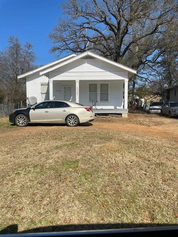 2540 Dupont Street — photo