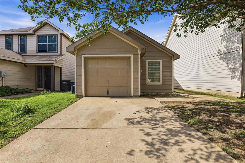 1452 Pine Lane — photo