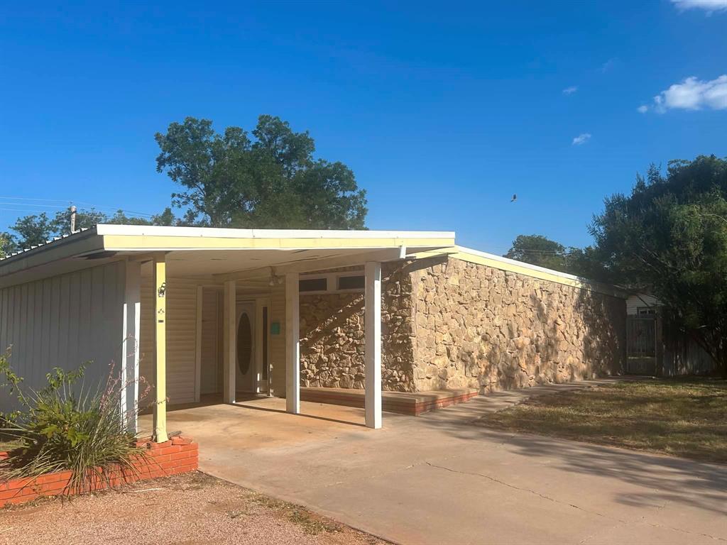 1057 Westridge Drive — photo