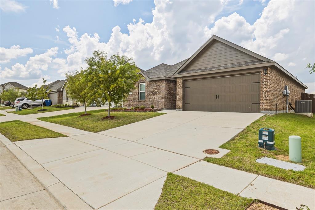 1210 Grand View Drive — photo