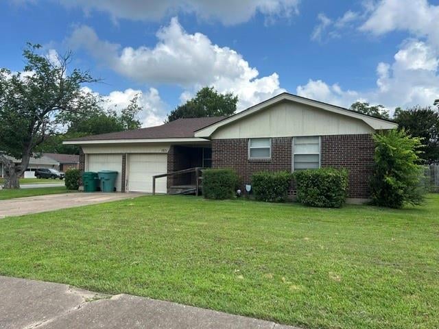 1821 W Belden Street — photo