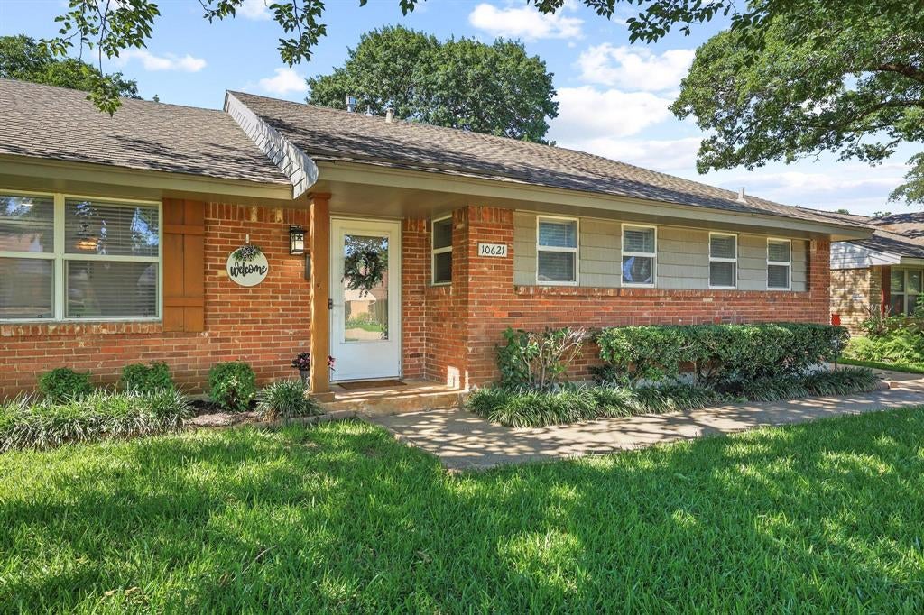 10621 Mapleridge Drive — photo