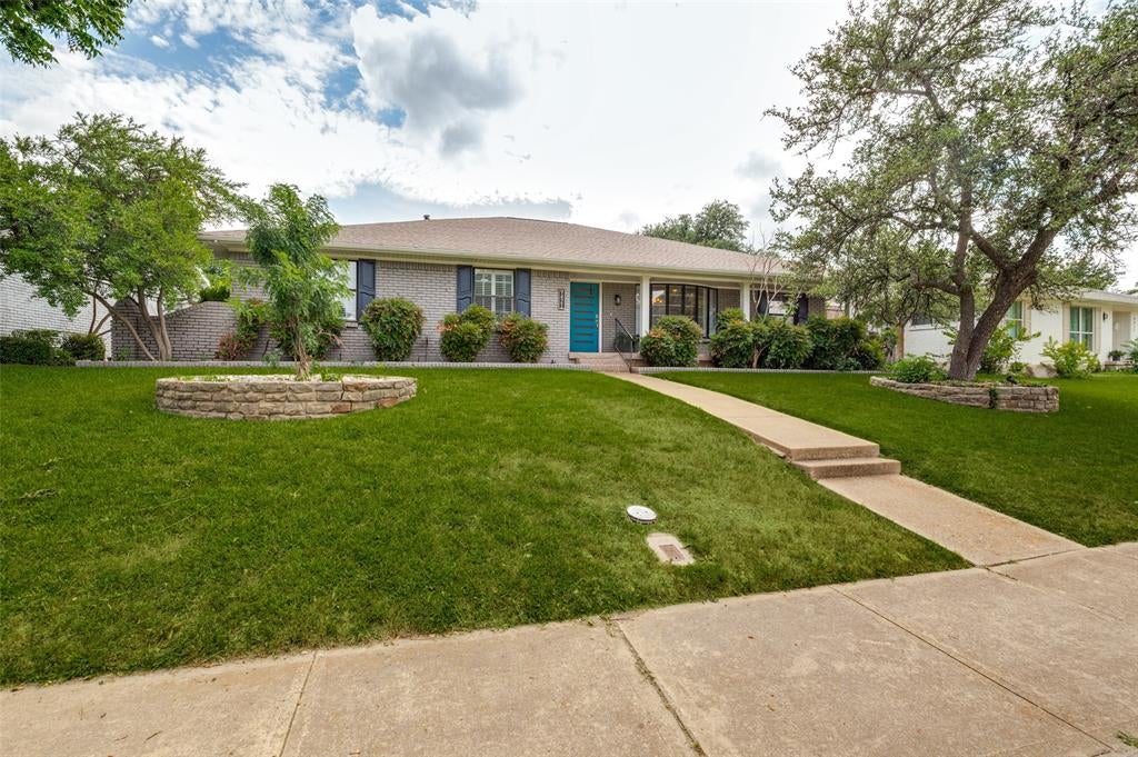 9421 Meadowknoll Drive — photo