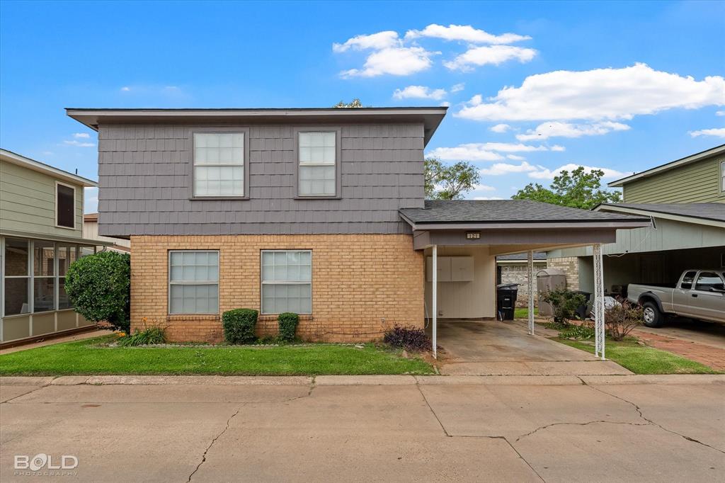 121 Carriage Square Drive — photo