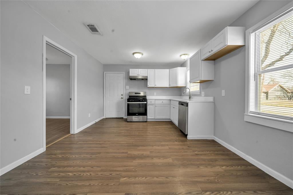 901 Johnson Street — photo